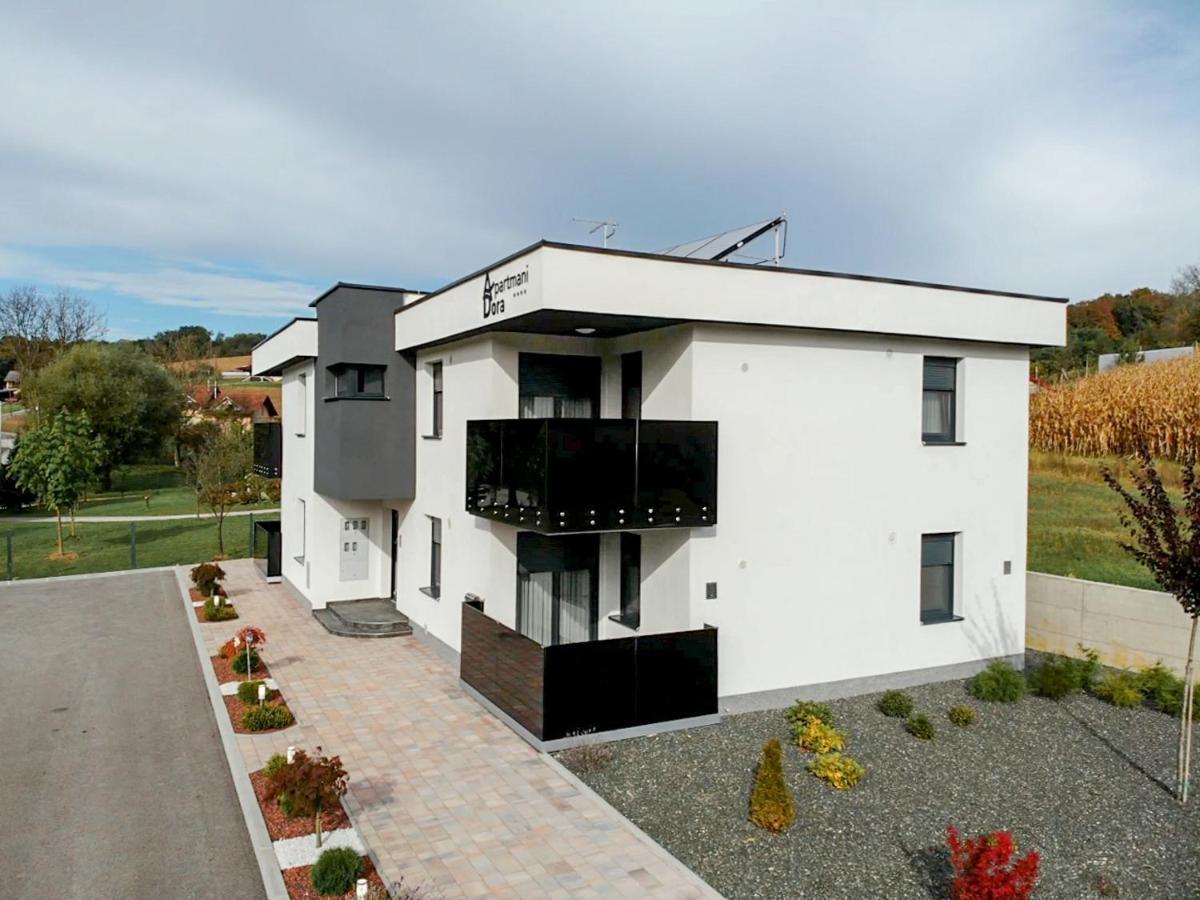 Apartments Dora Sveti Martin Na Muri Bagian luar foto