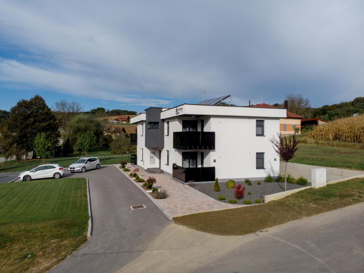 Apartments Dora Sveti Martin Na Muri Bagian luar foto