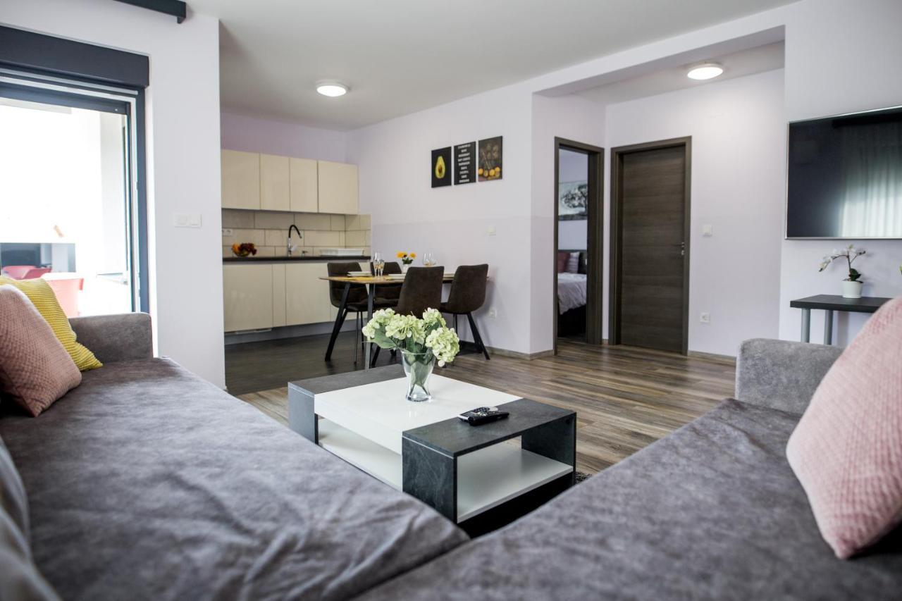 Apartments Dora Sveti Martin Na Muri Bagian luar foto