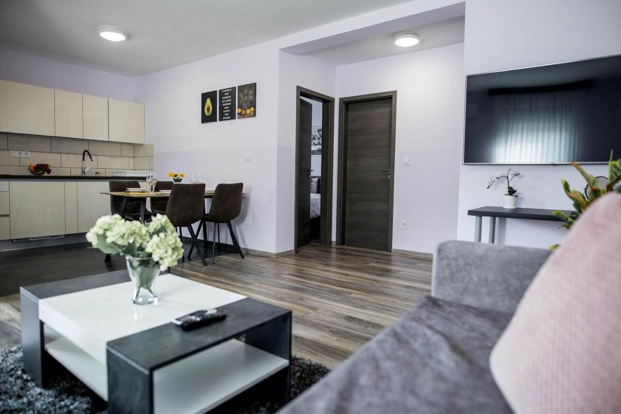 Apartments Dora Sveti Martin Na Muri Bagian luar foto