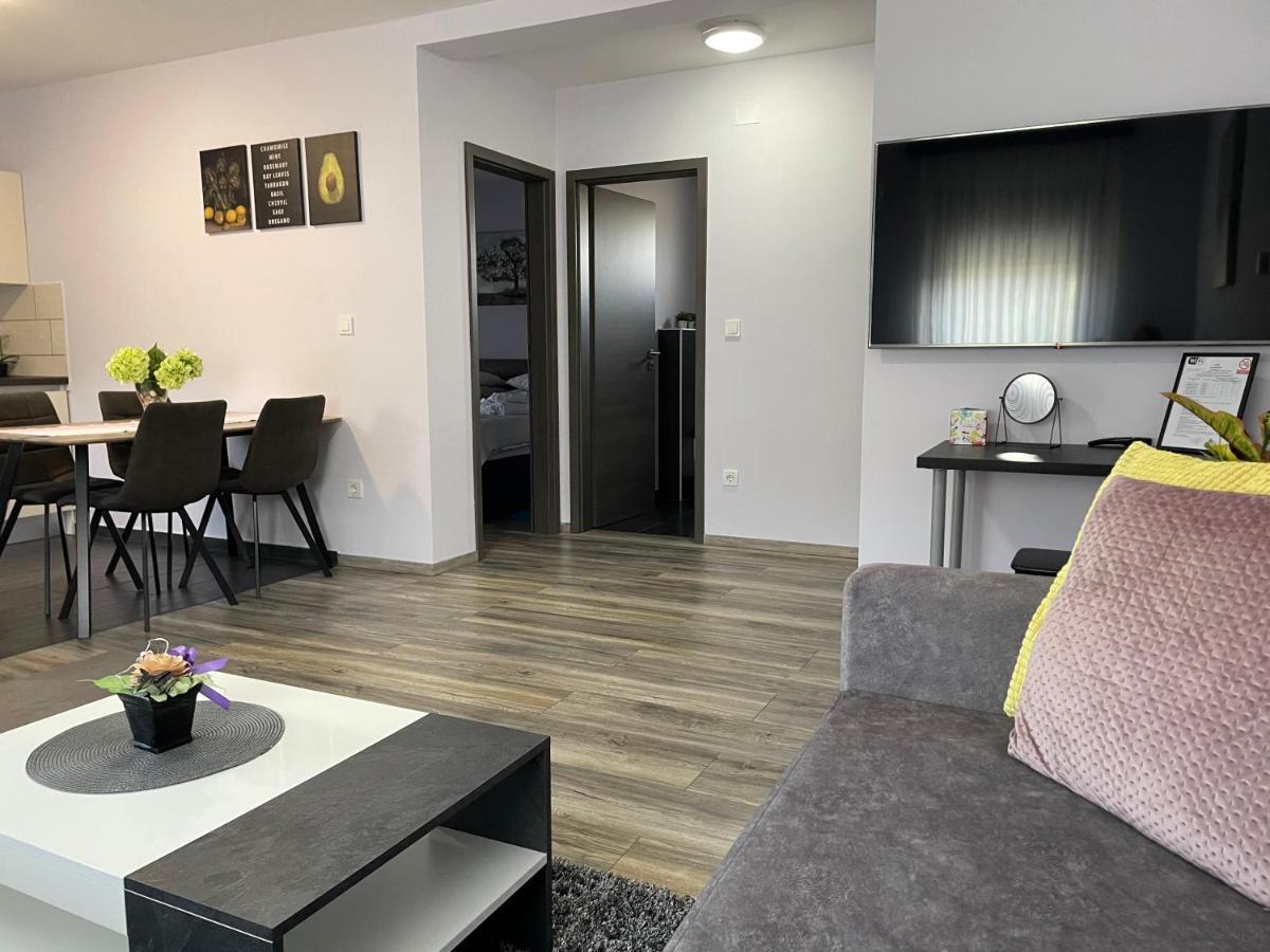 Apartments Dora Sveti Martin Na Muri Bagian luar foto